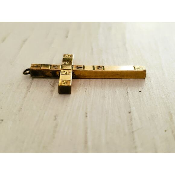 Vintage Etched 1/20 12K Gold-fill Cross Pendant - Picture 4 of 8